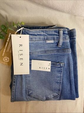 NWT Risen Button Fly Light Blue Wash Women’s Jeans - Straight Fit Size 9/29
